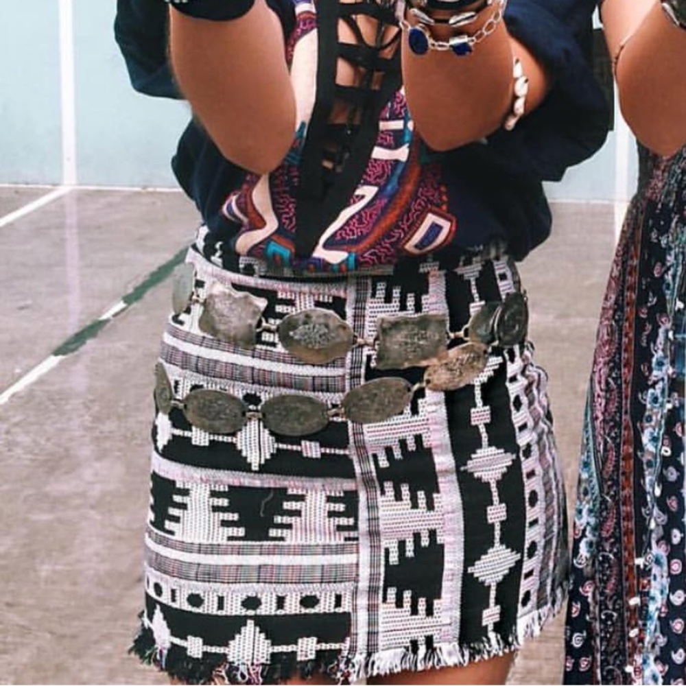 MOVING SALE!! NWOT LF woven Aztec skirt